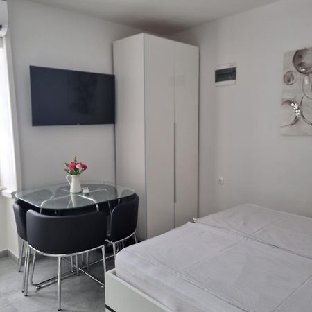 Apartments And Room Vela Senj (Lika-Senj) Exterior foto