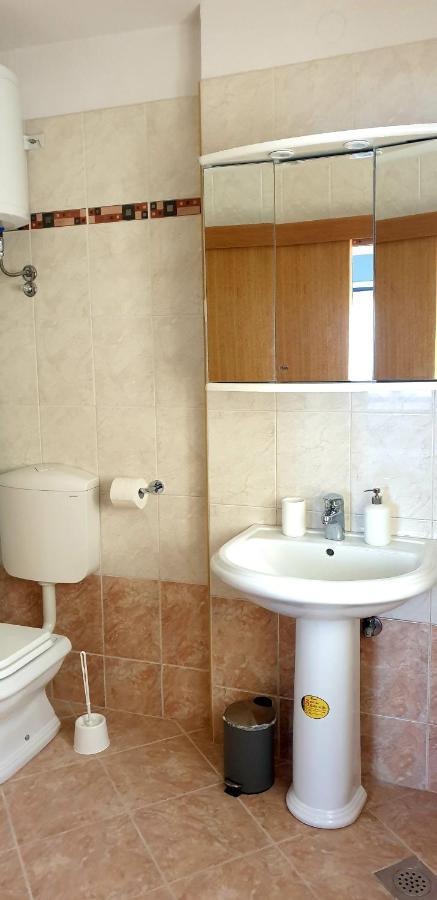 Apartments And Room Vela Senj (Lika-Senj) Exterior foto