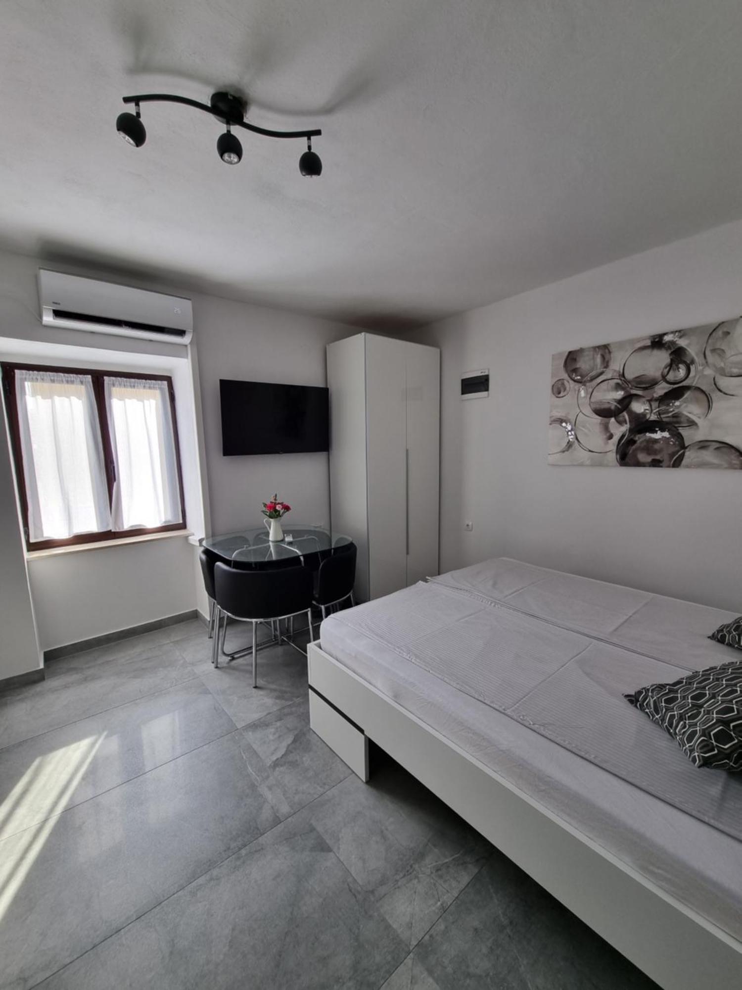 Apartments And Room Vela Senj (Lika-Senj) Quarto foto